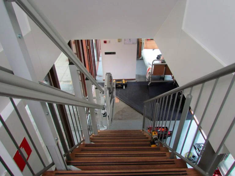 platform lift little space home wheelchair lift